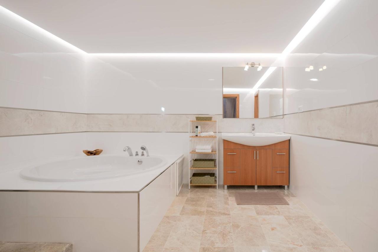 The Moss - Luxury Villa In Corralejo Near The Beach Exterior photo